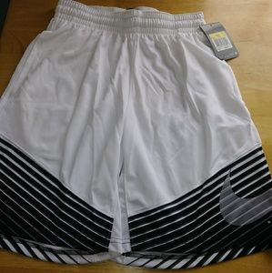 Brand new Nike Elite drifit mens basketball shorts